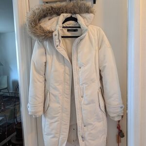Ralph Lauren Cream Hooded Puffer Coat with Faux Fur Trim – Ultra-Warm